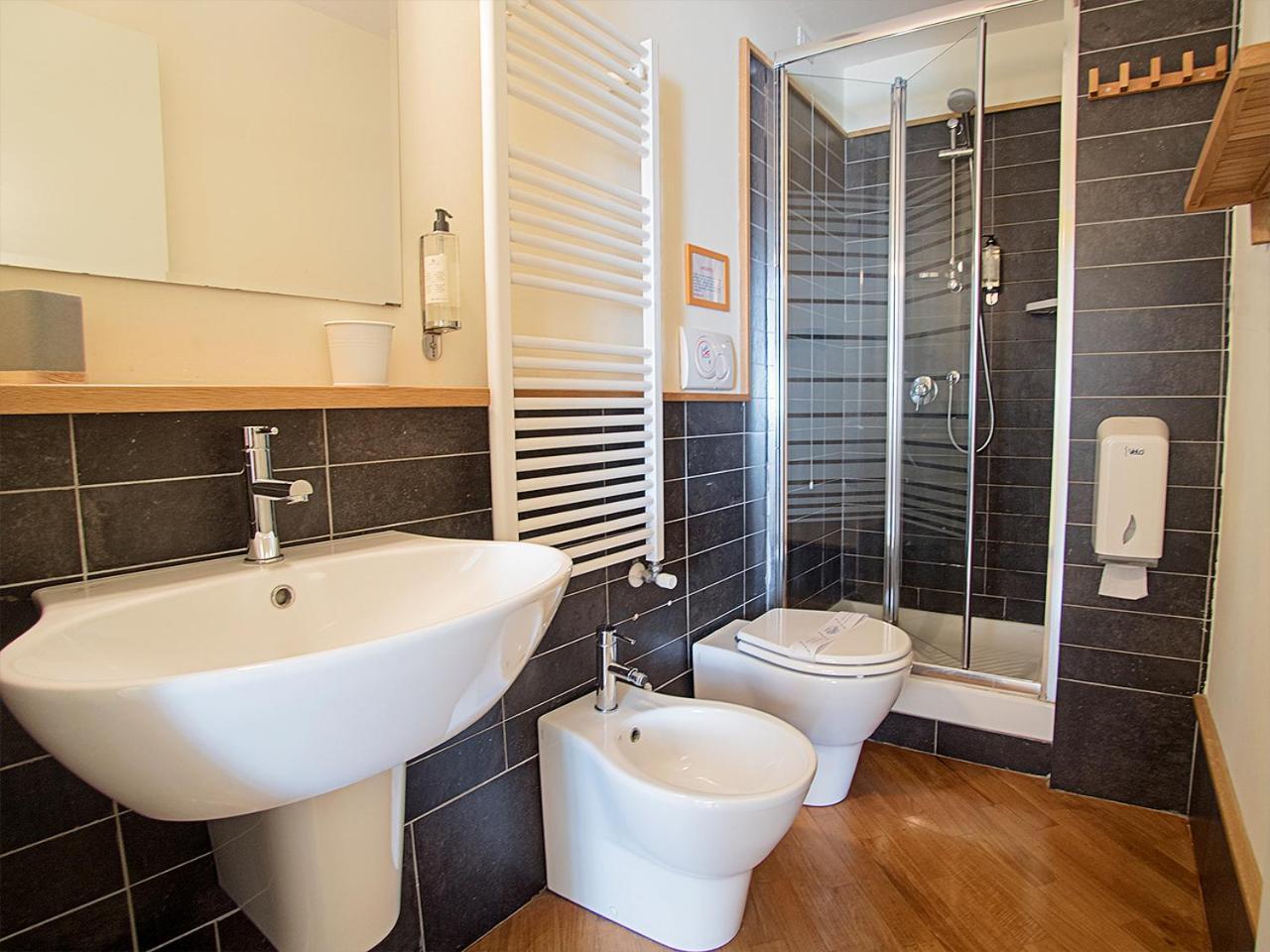 Residenza Viani Guest House Специя Стая снимка